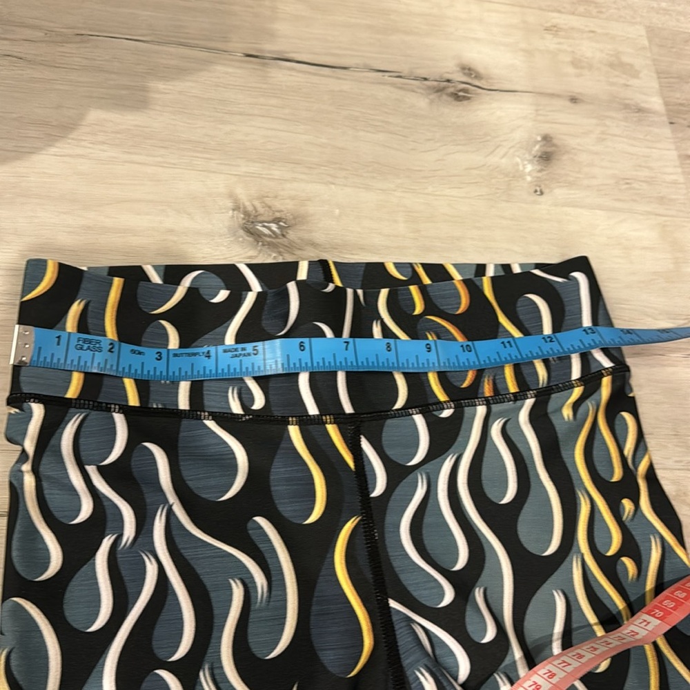 Terez Leggings NWOT in a Polyester/ Spandex Blend - Picture 6 of 6